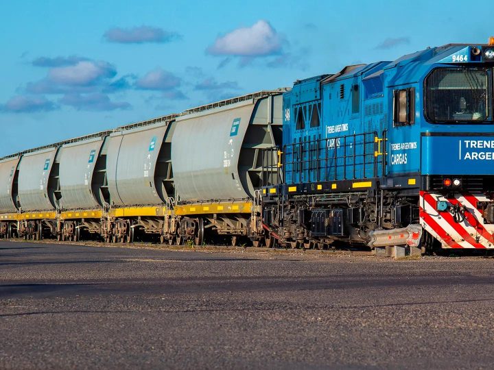 Milei avanza sobre el Belgrano Cargas: ponen a la venta el material ferroviario y el dinero irá a un fideicomiso