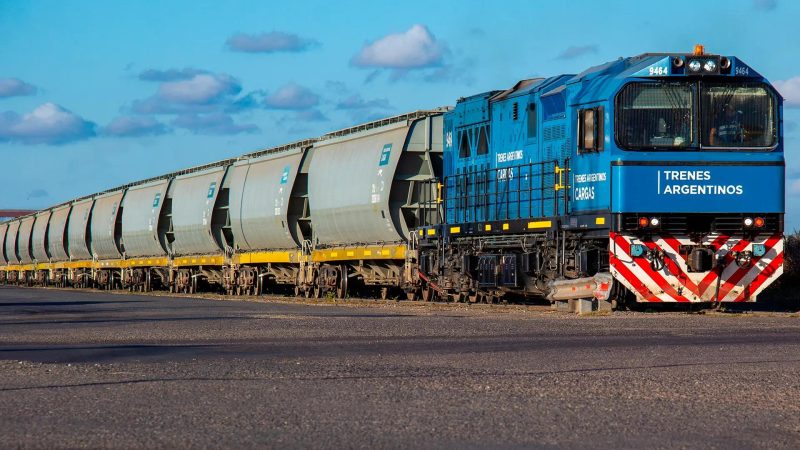 Milei avanza sobre el Belgrano Cargas: ponen a la venta el material ferroviario y el dinero irá a un fideicomiso